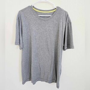 Lululemon Men’s Gray Shirt short sleeve size large